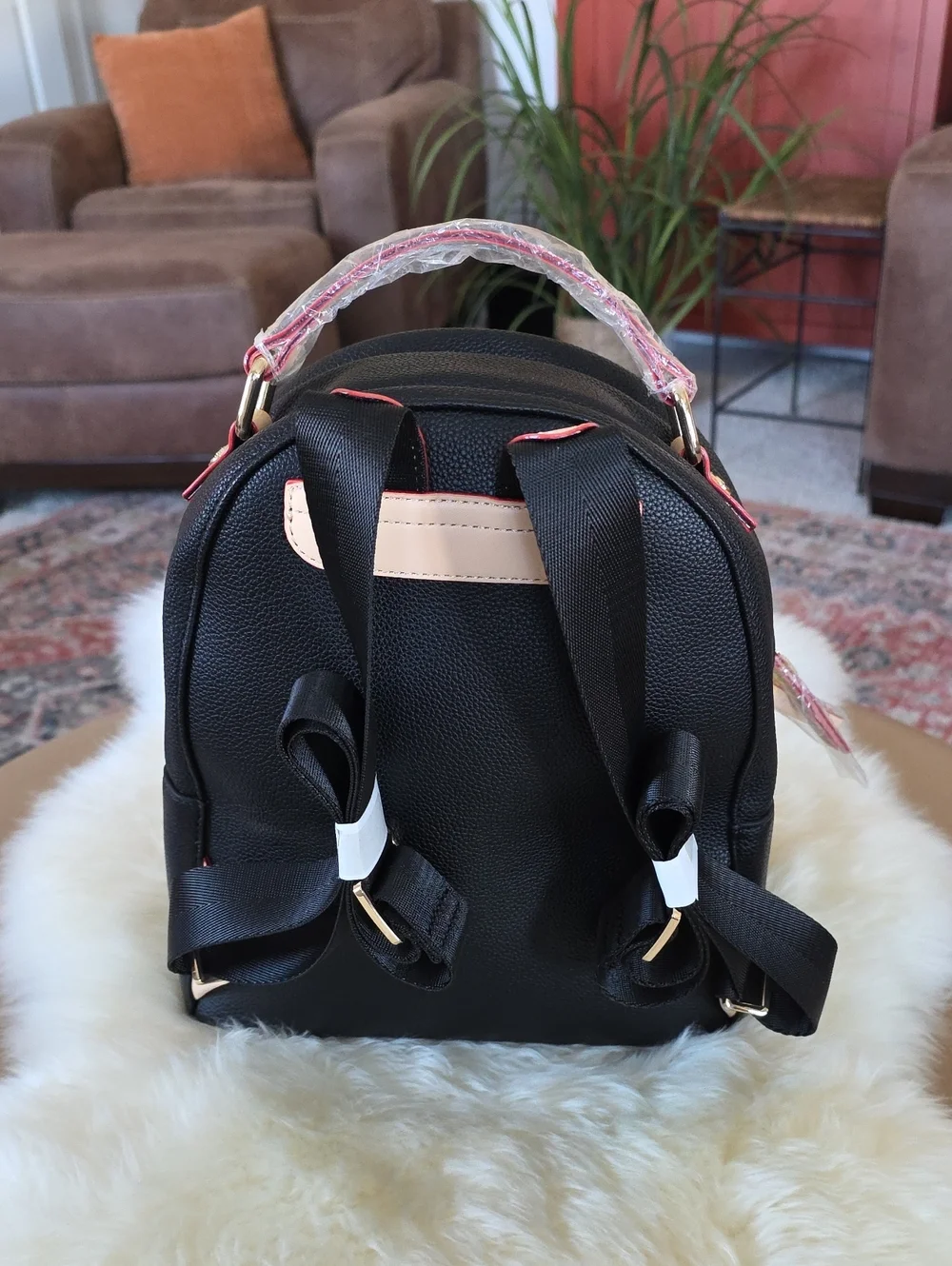 Beautiful NWOT Bugatti Black Leather Small Backpack Bag 🖤🎁♥️
